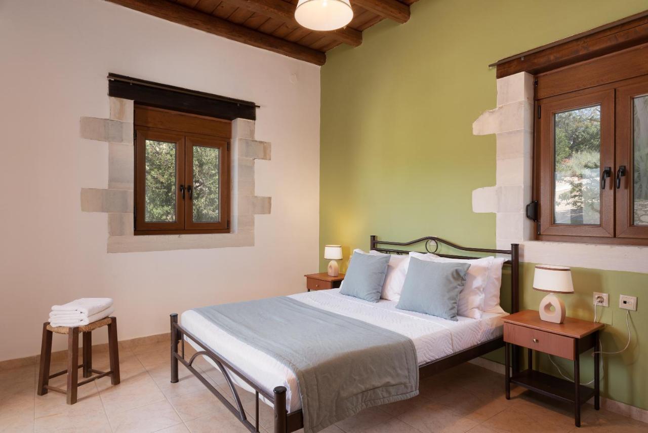 Koules Estate, With Private Pools & Bbq - Embracing Nature, By Thinkvilla Argouli Luaran gambar