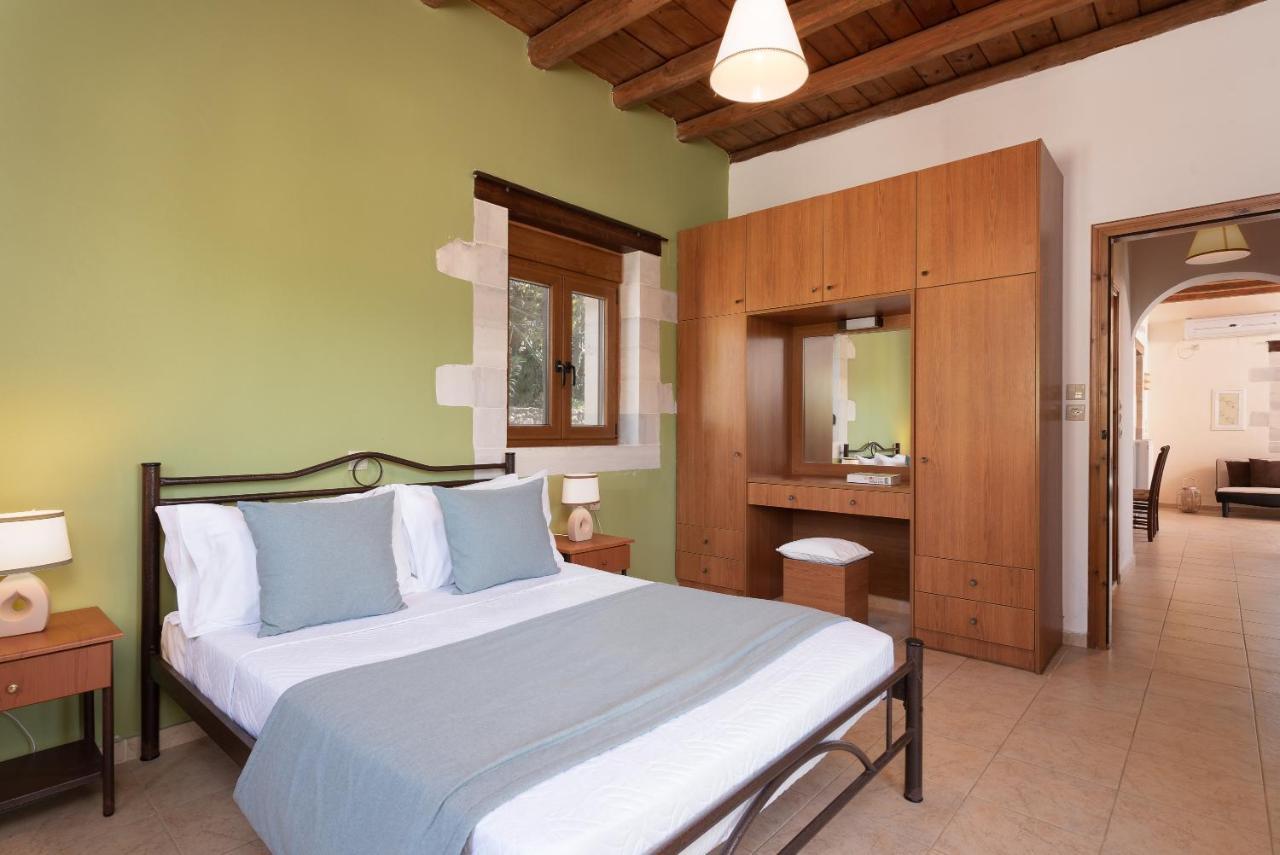 Koules Estate, With Private Pools & Bbq - Embracing Nature, By Thinkvilla Argouli Luaran gambar