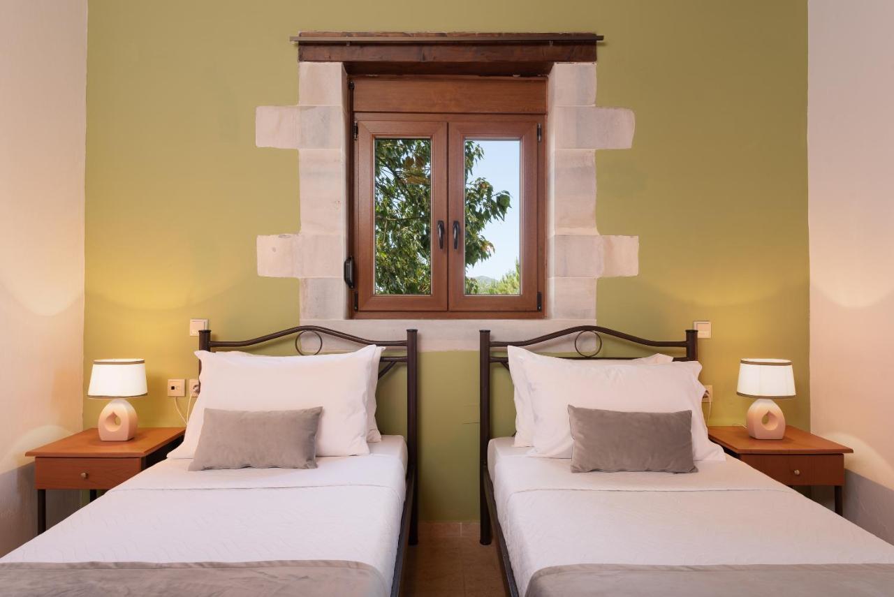 Koules Estate, With Private Pools & Bbq - Embracing Nature, By Thinkvilla Argouli Luaran gambar