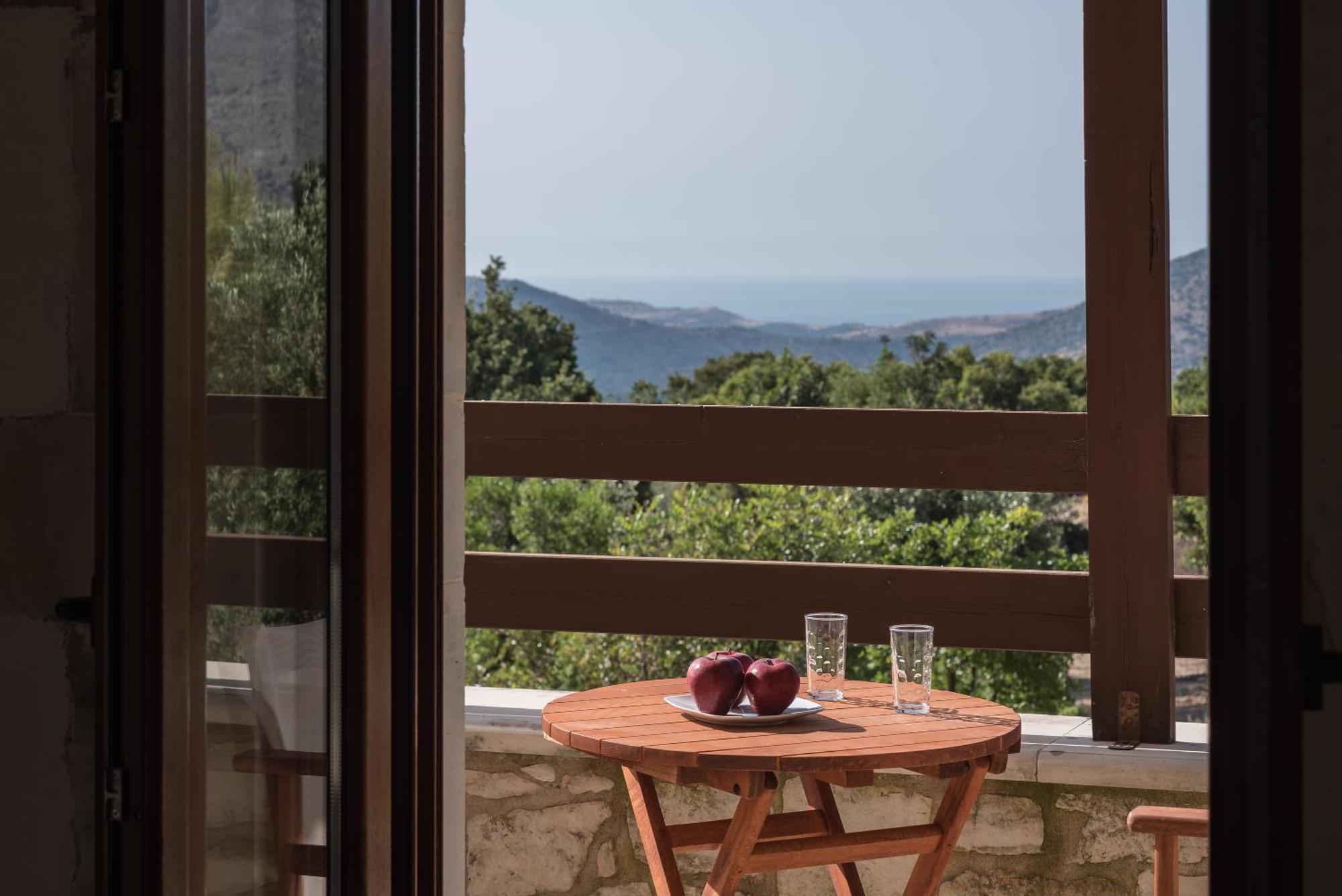 Koules Estate, With Private Pools & Bbq - Embracing Nature, By Thinkvilla Argouli Bilik gambar
