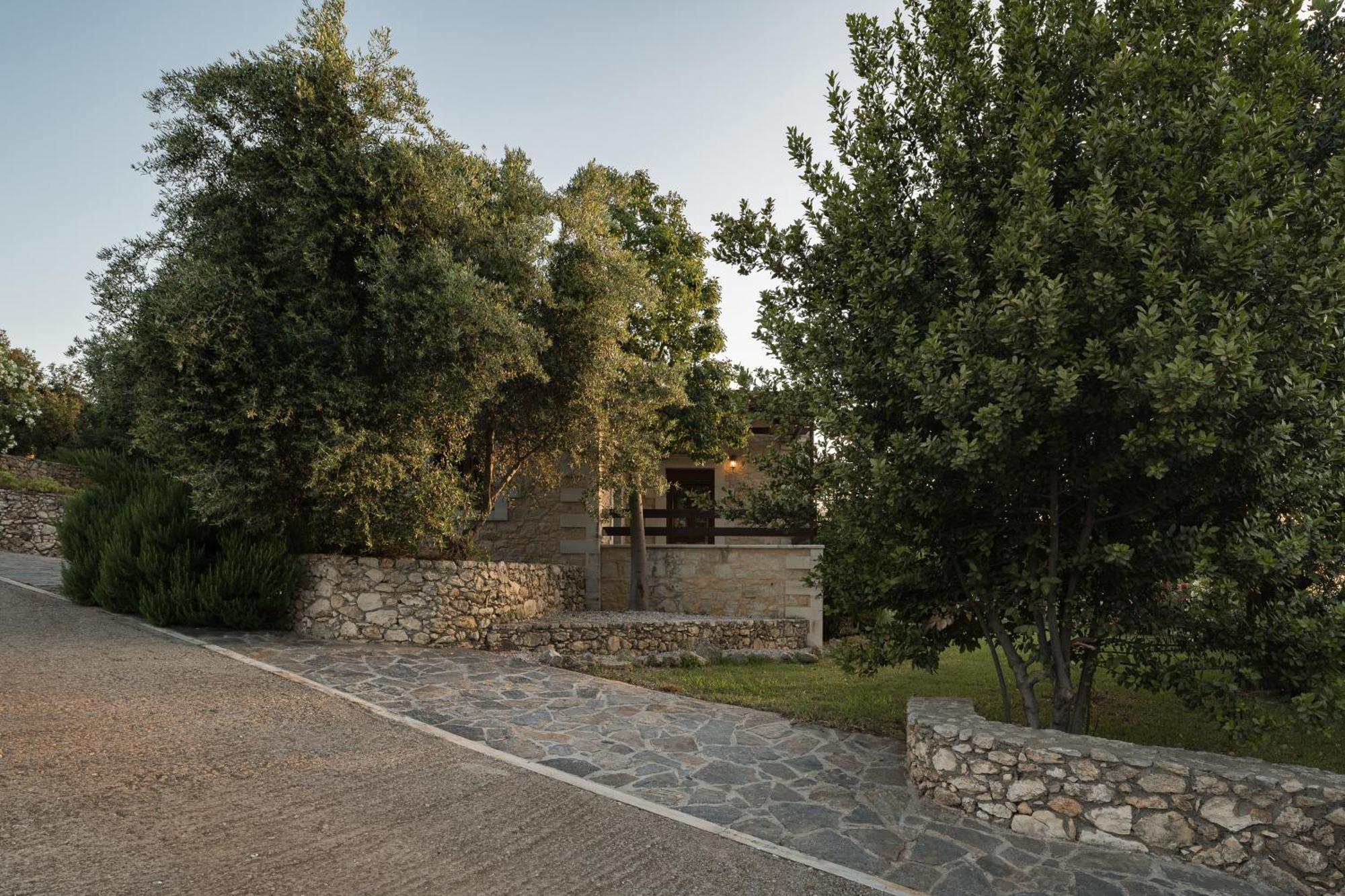 Koules Estate, With Private Pools & Bbq - Embracing Nature, By Thinkvilla Argouli Bilik gambar